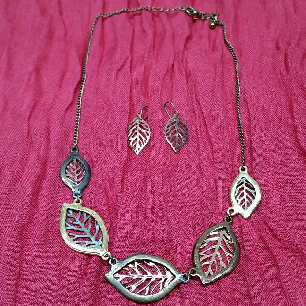 Leaf necklace and earring set